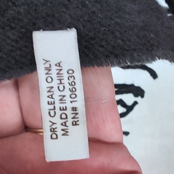 Enzo Mantovani Wool Cashmere Blend Black Grey Plaid Fringe Scarf - Picture 3 of 3